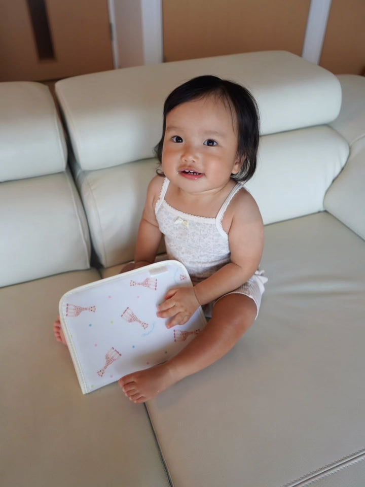 キリンのソフィー×Ribbon hakka kidsコラボ プリント母子手帳ケース