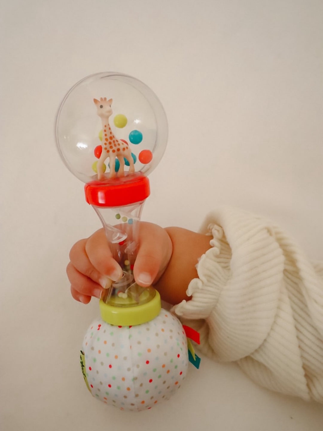 Sophisticated Sophie la girafe + Maraca Rattle Set