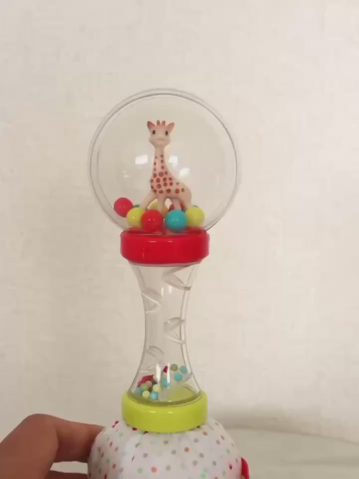 Sophisticated Sophie la girafe + Maraca Rattle Set